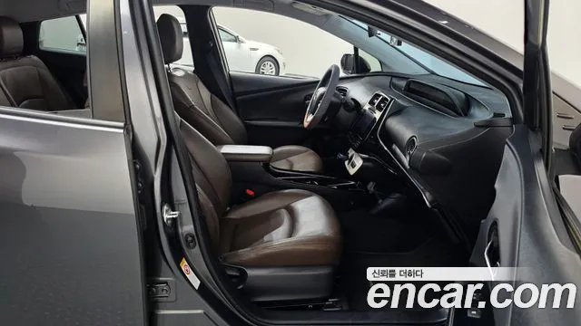 Toyota Prius 2017 thumb 11