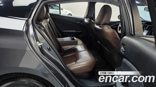 Toyota Prius 2017 thumb 12