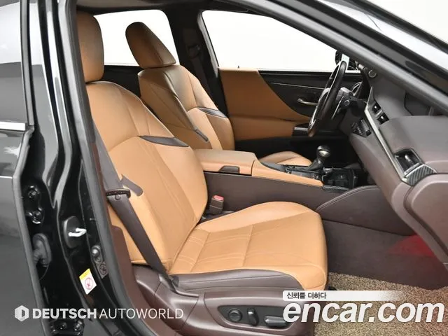 Lexus ES 2019 thumb 10