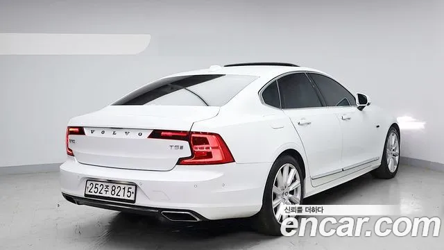 Volvo S60 2022 thumb 3