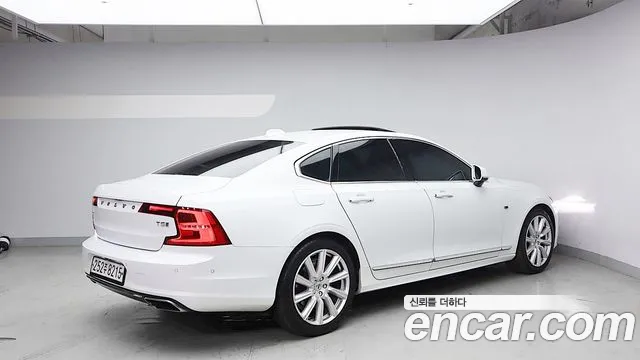 Volvo S60 2022 thumb 4