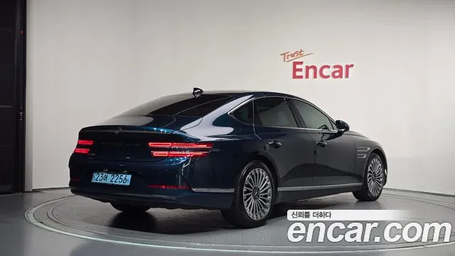 Genesis G80 2022 thumb 2