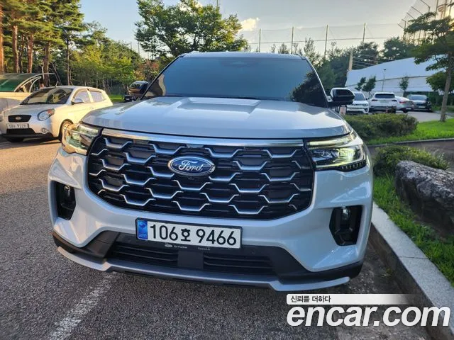 Ford Explorer 2025 thumb 2