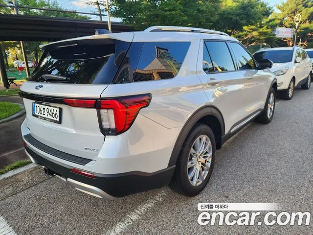Ford Explorer 2025 thumb 4