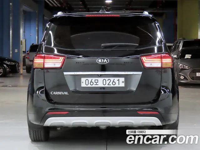 Kia Carnival 2014 thumb 3