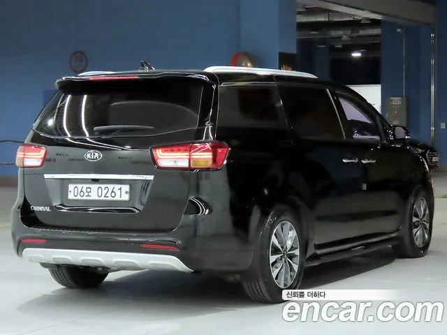 Kia Carnival 2014 thumb 4