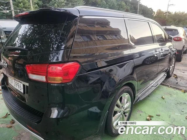 Kia Carnival 2015 thumb 4