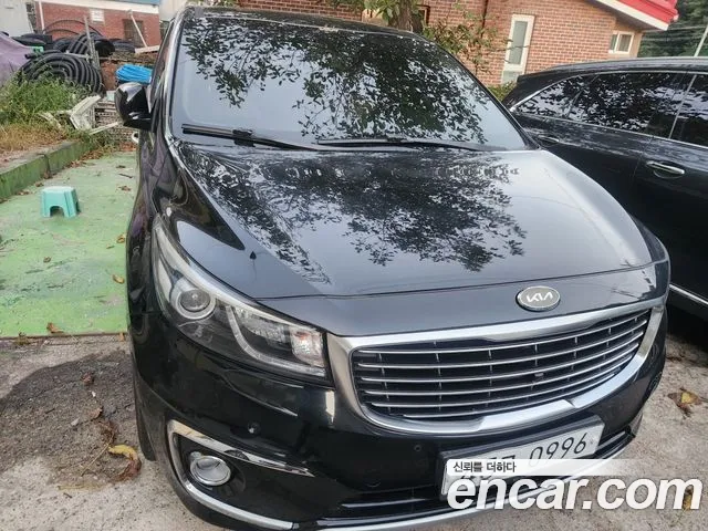 Kia Carnival 2015 thumb 12