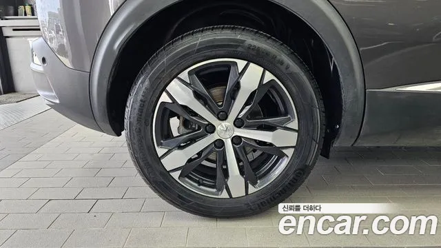 Peugeot 3008 2020 thumb 5