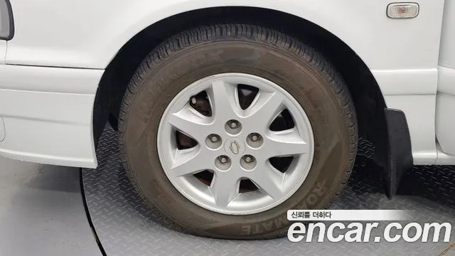 Renault-KoreaSamsung SM5 2005 thumb 5
