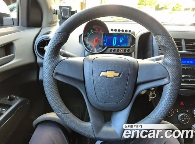 ChevroletGMDaewoo Aveo 2013 thumb 4