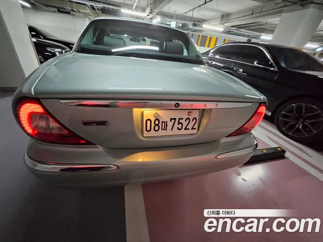 Jaguar XJ-8 2006 thumb 4