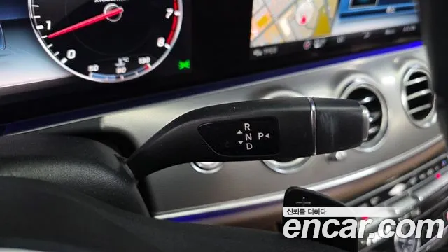 Mercedes-Benz E-Класс 2019 thumb 9