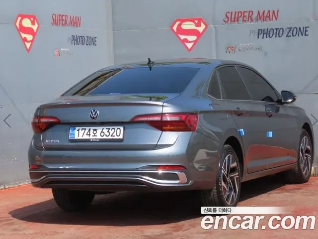 Volkswagen Jetta 2023 thumb 3
