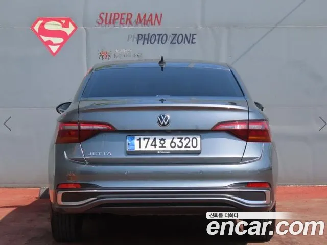 Volkswagen Jetta 2023 thumb 4