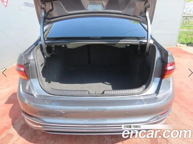 Volkswagen Jetta 2023 thumb 5