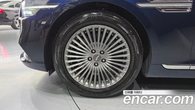 Genesis G90 2019 thumb 5