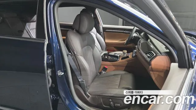 Genesis G90 2019 thumb 11