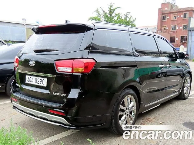 Kia Carnival 2016 thumb 3