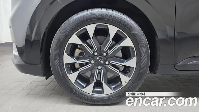 Kia Carnival 2022 thumb 4