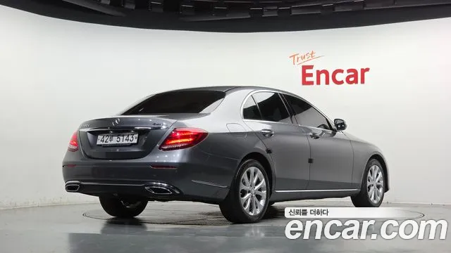 Mercedes-Benz E-Класс 2017 thumb 2