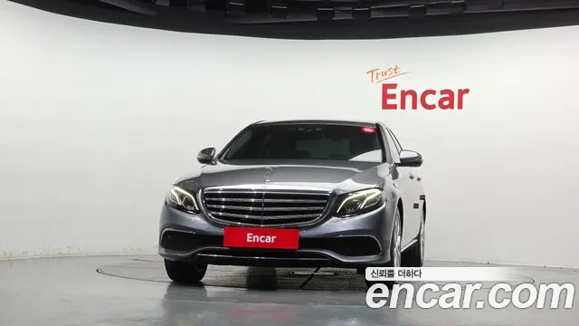 Mercedes-Benz E-Класс 2017 thumb 3