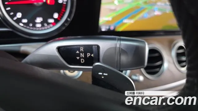 Mercedes-Benz E-Класс 2017 thumb 9