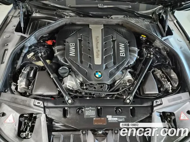 BMW 7-Series 2014 thumb 7
