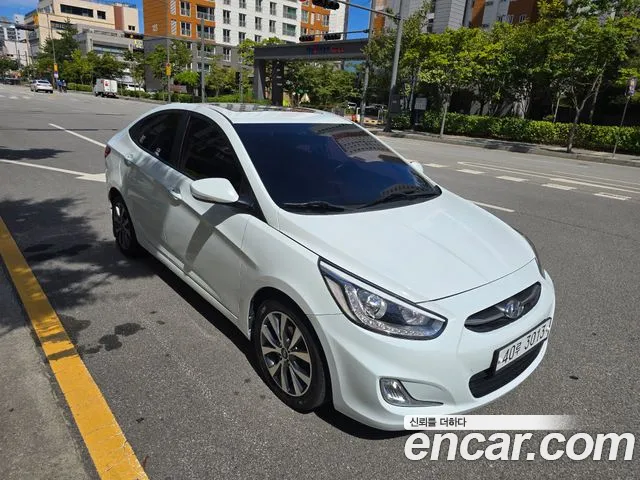 Hyundai Accent 2015 thumb 3