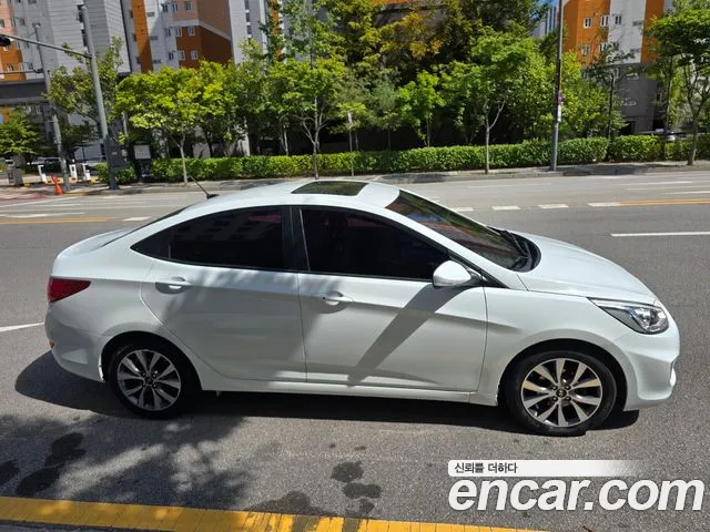 Hyundai Accent 2015 thumb 4