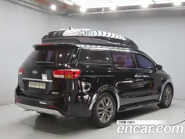 Kia Carnival 2015 thumb 4