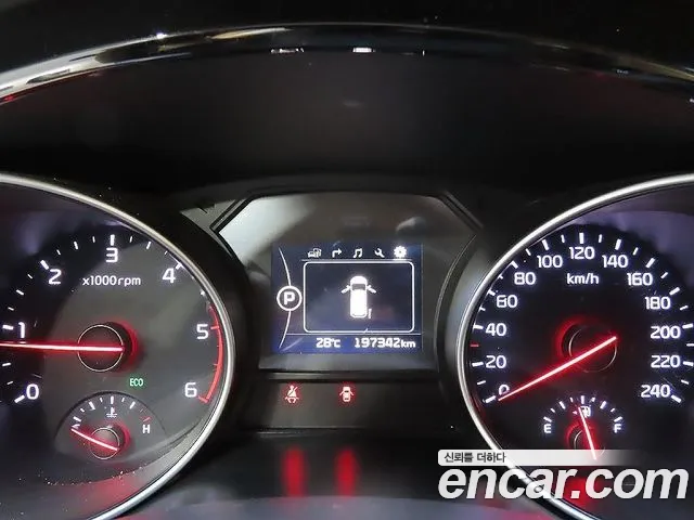 Kia Carnival 2015 thumb 8