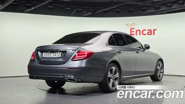 Mercedes-Benz E-Класс 2019 thumb 2