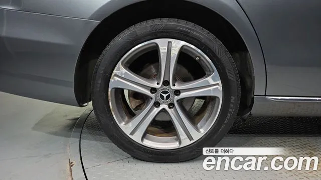 Mercedes-Benz E-Класс 2019 thumb 5