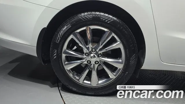 Kia Carnival 2019 thumb 5
