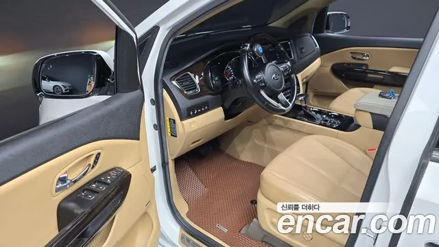 Kia Carnival 2019 thumb 10