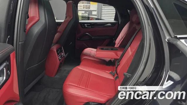 Porsche Cayenne 2021 thumb 11