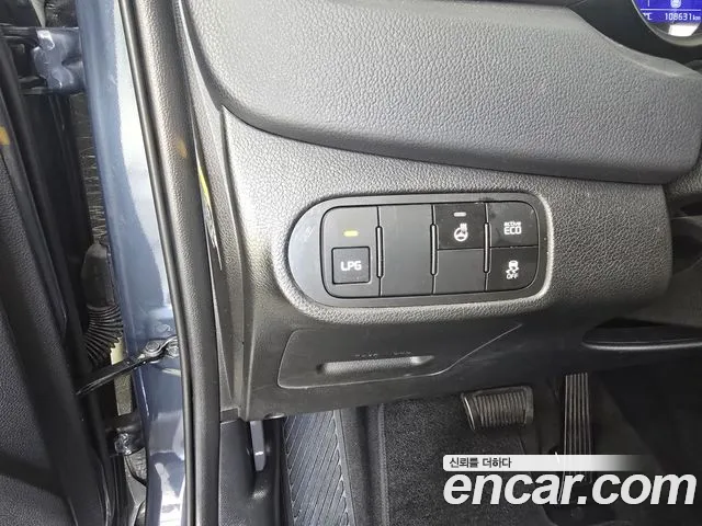 Kia Carens 2014 thumb 6