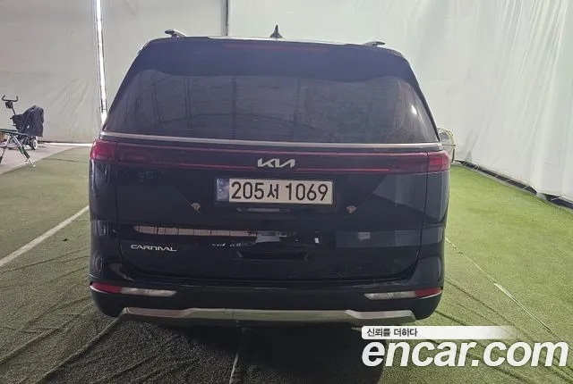 Kia Carnival 2023 thumb 4