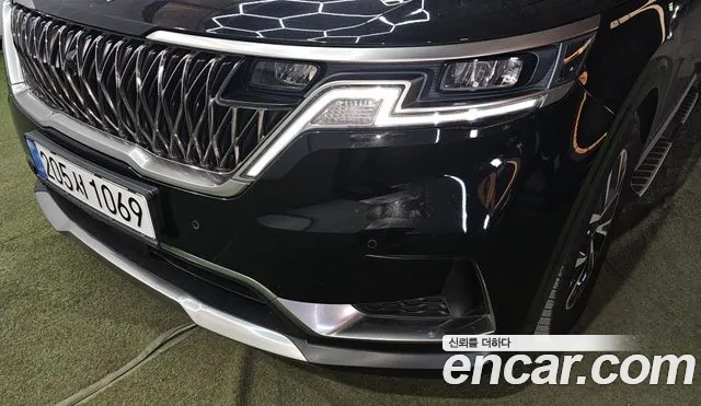 Kia Carnival 2023 thumb 8