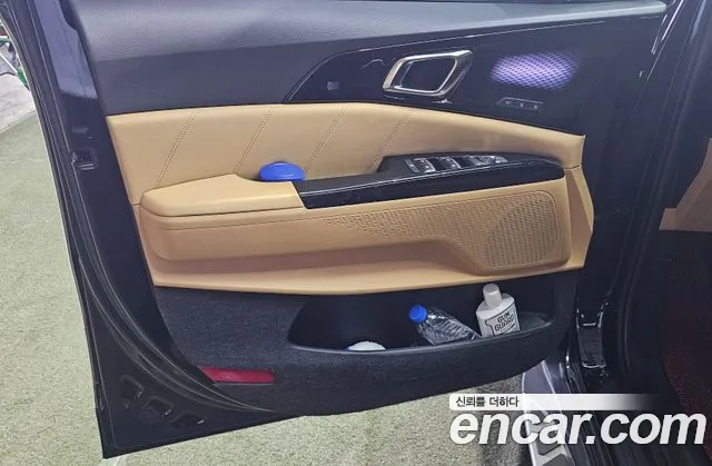 Kia Carnival 2023 thumb 9