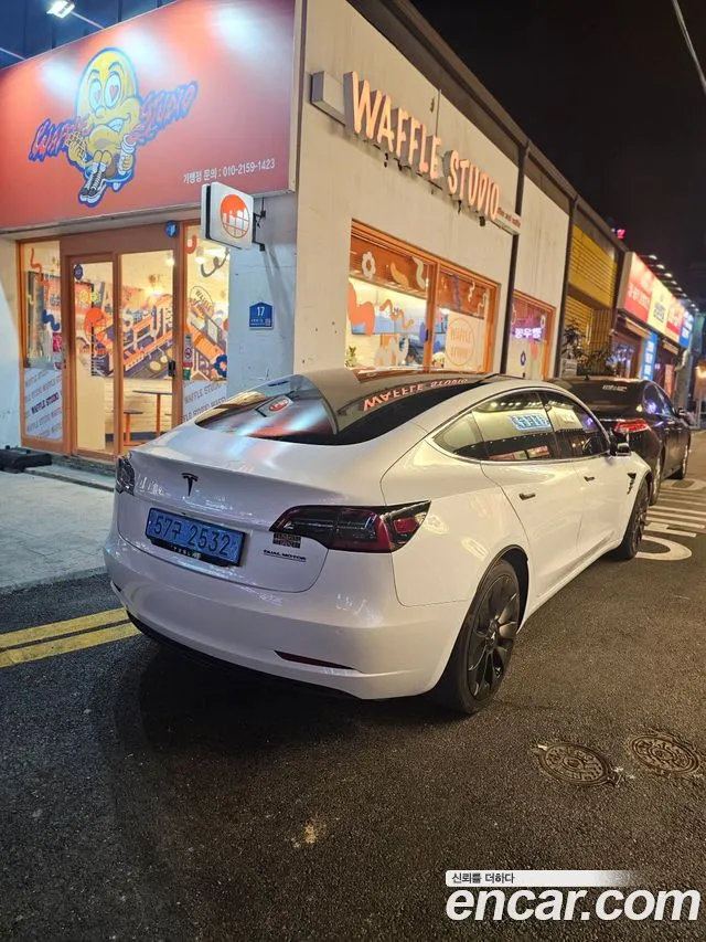 Tesla Model 3 2020 thumb 3