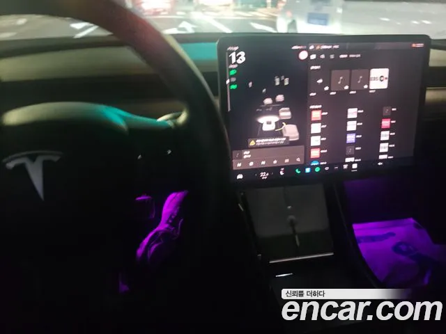 Tesla Model 3 2020 thumb 7