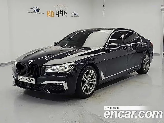 BMW 7-Series 2018 thumb 12