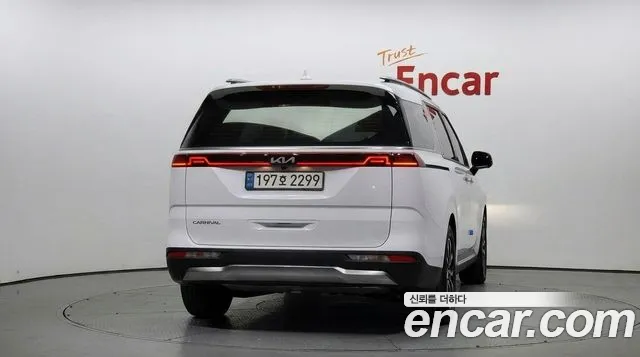 Kia Carnival 2022 thumb 4