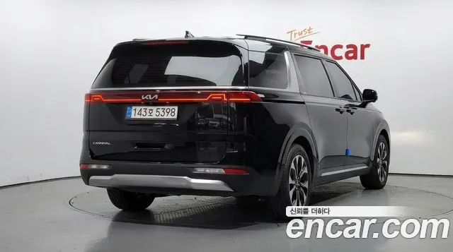 Kia Carnival 2021 thumb 2