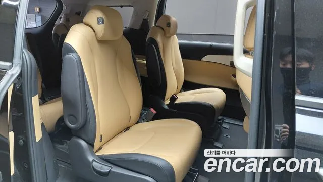 Kia Carnival 2021 thumb 11