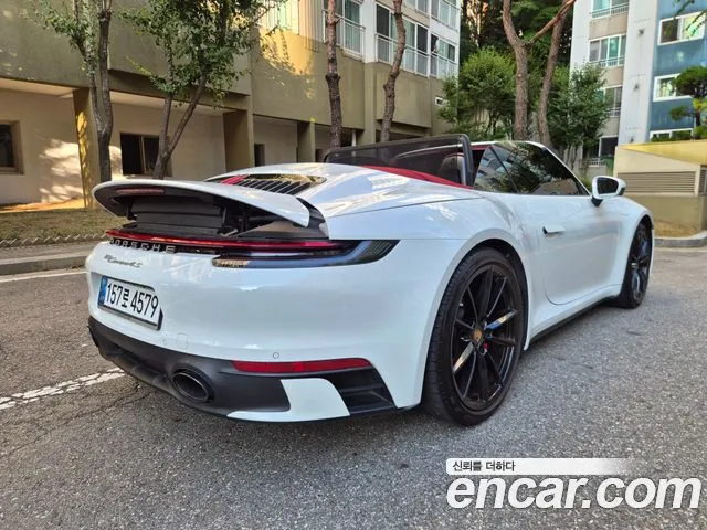 Porsche 911 2020 thumb 5