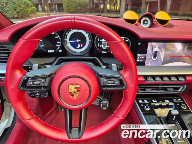Porsche 911 2020 thumb 7