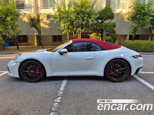 Porsche 911 2020 thumb 9